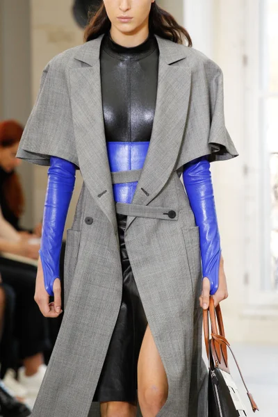 Look 30